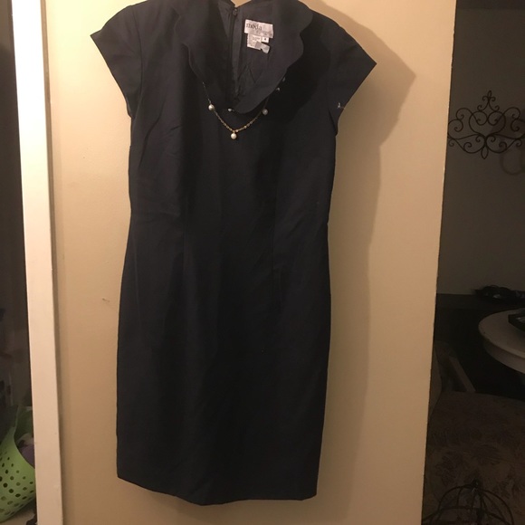 Perfect little black dress size 4 - Picture 1 of 2